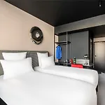 Tribe Stadium Otel 4*