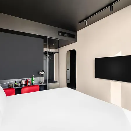 Hotel Tribe Stadium 4*